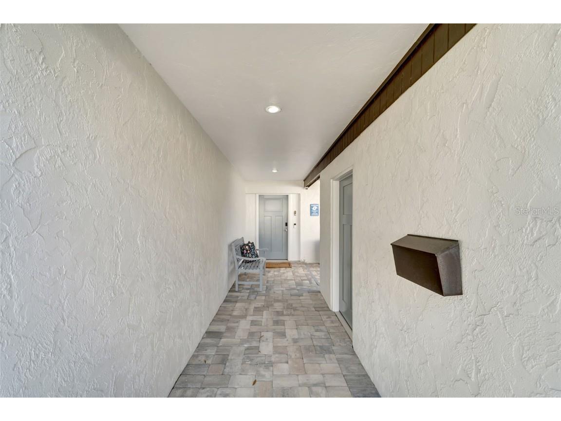 3546 Auburn Court #240 Sarasota FL 34231 A4673054 image2