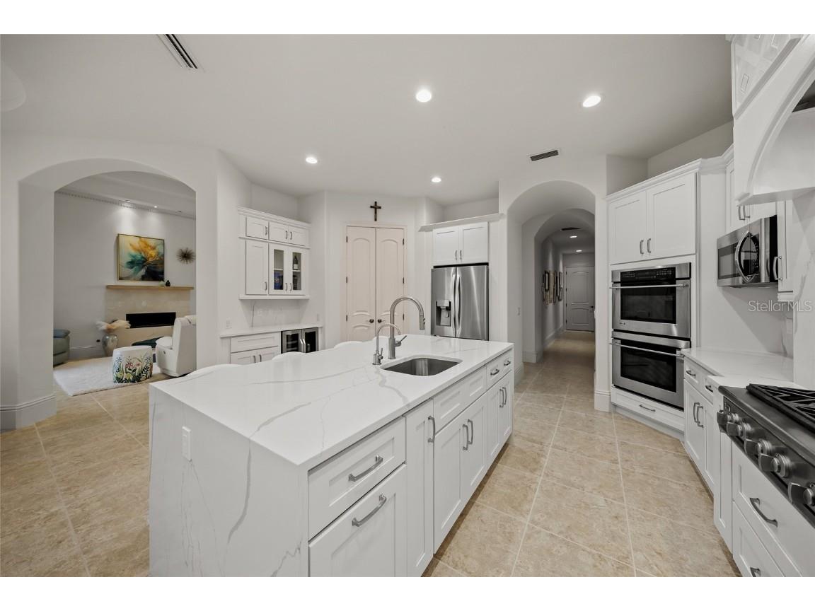 3548 Founders Club Drive Sarasota FL 34240 A4658917 image18