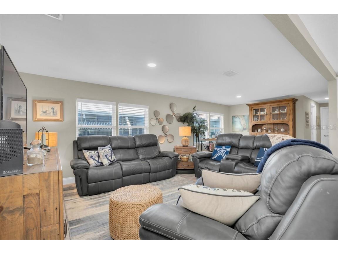 355 King Palm Street Largo FL 33778 TB8345668 image3