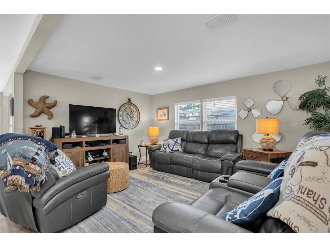 355 King Palm Street Largo FL 33778 TB8345668 image4