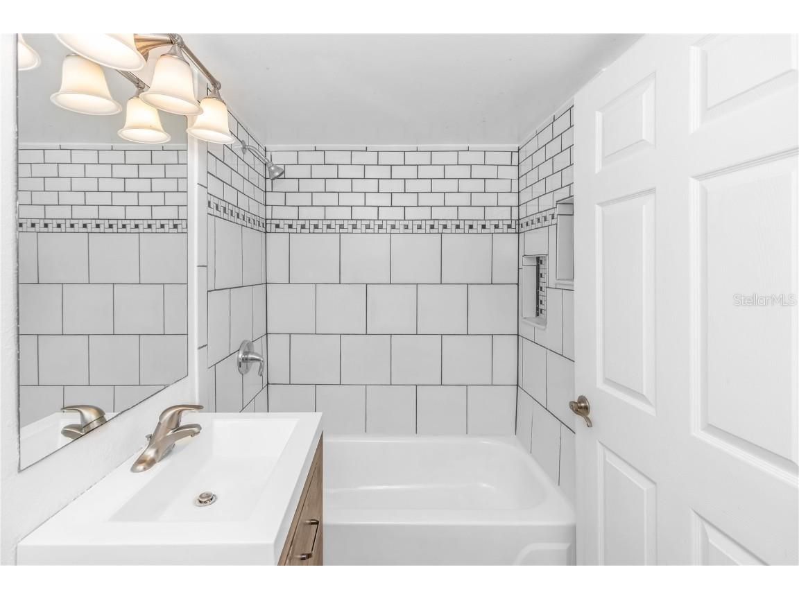 355 Lakepointe Drive #102 Altamonte Springs FL 32701 V4945992 image11