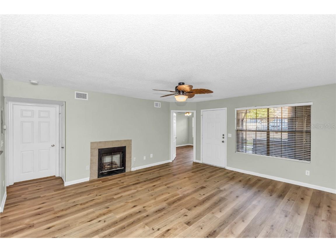 355 Lakepointe Drive #102 Altamonte Springs FL 32701 V4945992 image8