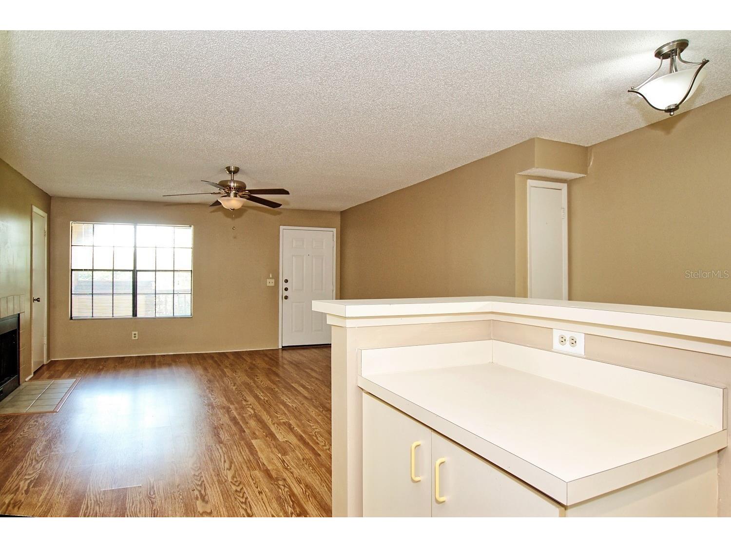 355 Lakepointe Drive #204 Altamonte Springs FL 32701 O6391411 image4