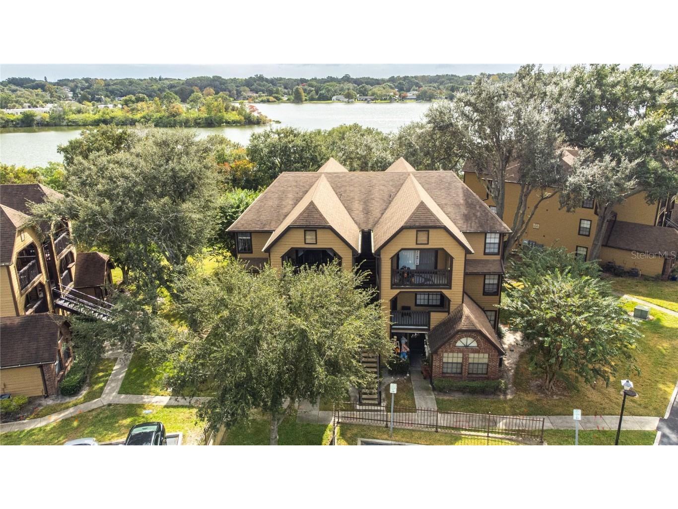 355 Lakepointe Drive #301 Altamonte Springs FL 32701 O6153021 image1