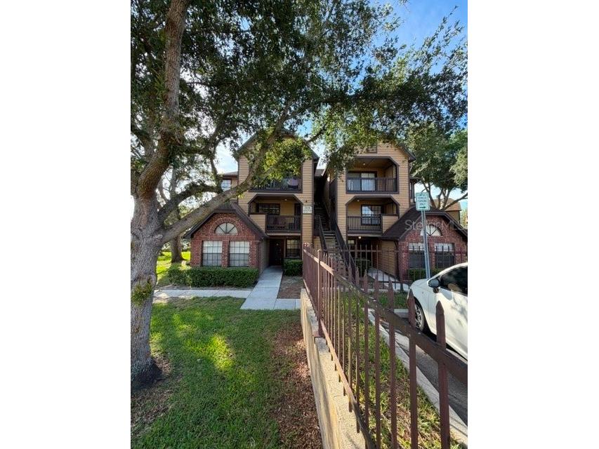 355 Lakepointe Drive #304 Altamonte Springs FL 32701 O6398545 image2