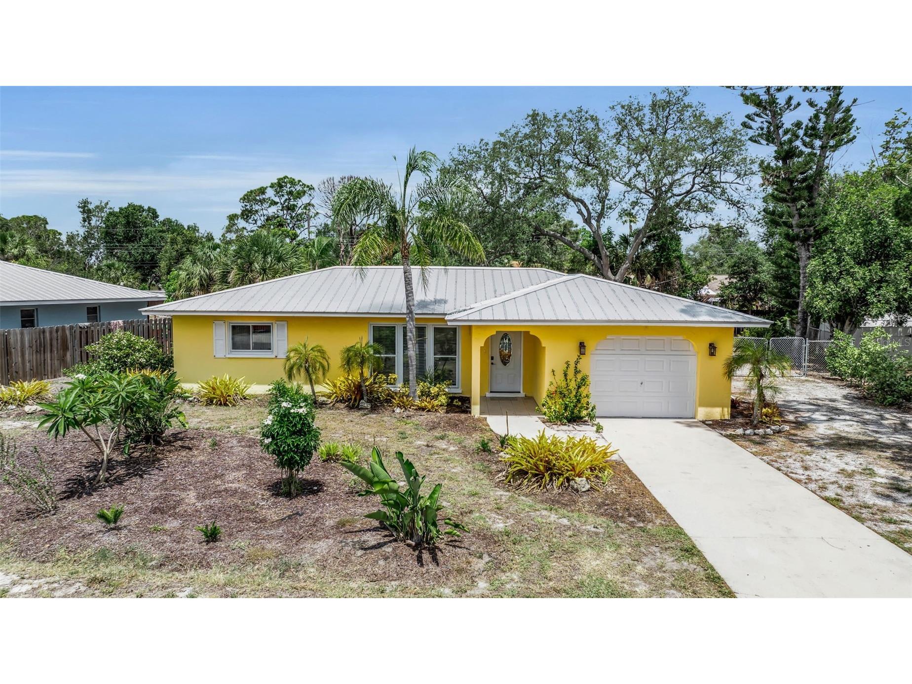 355 Mcarthur Avenue Sarasota FL 34243 A4695952 image1