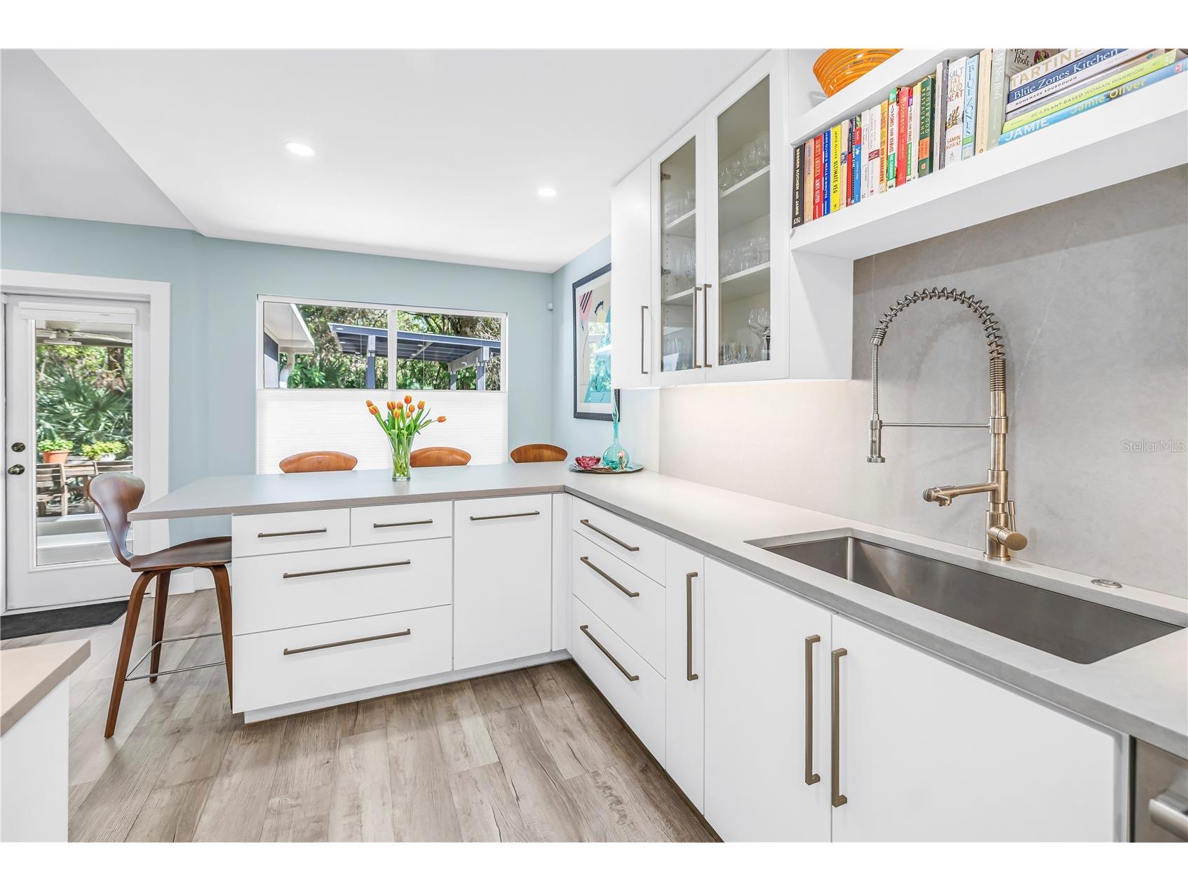 355 Red Cedar Court NE Saint Petersburg FL 33703 TB8486271 image3
