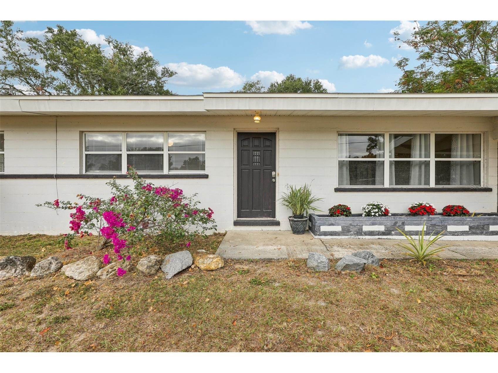 355 S Glencruiten Avenue Lake Alfred FL 33850 - LAKE HAINES - CHAIN OF LAKES L4957660 image1