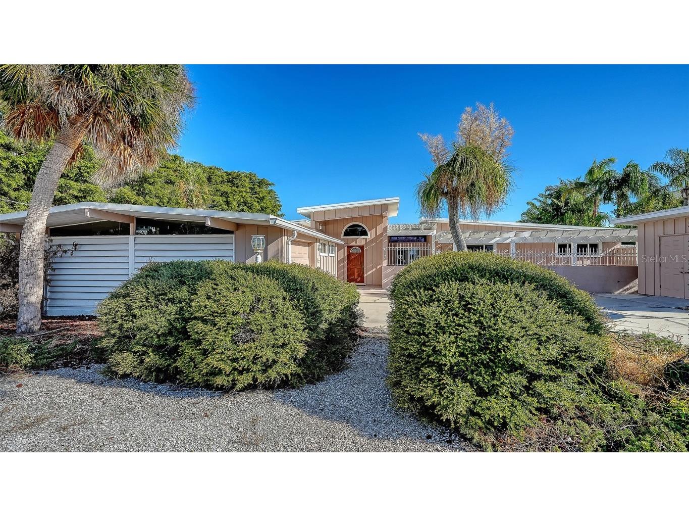 355 S Shore Drive Sarasota FL 34234 A4671767 image2