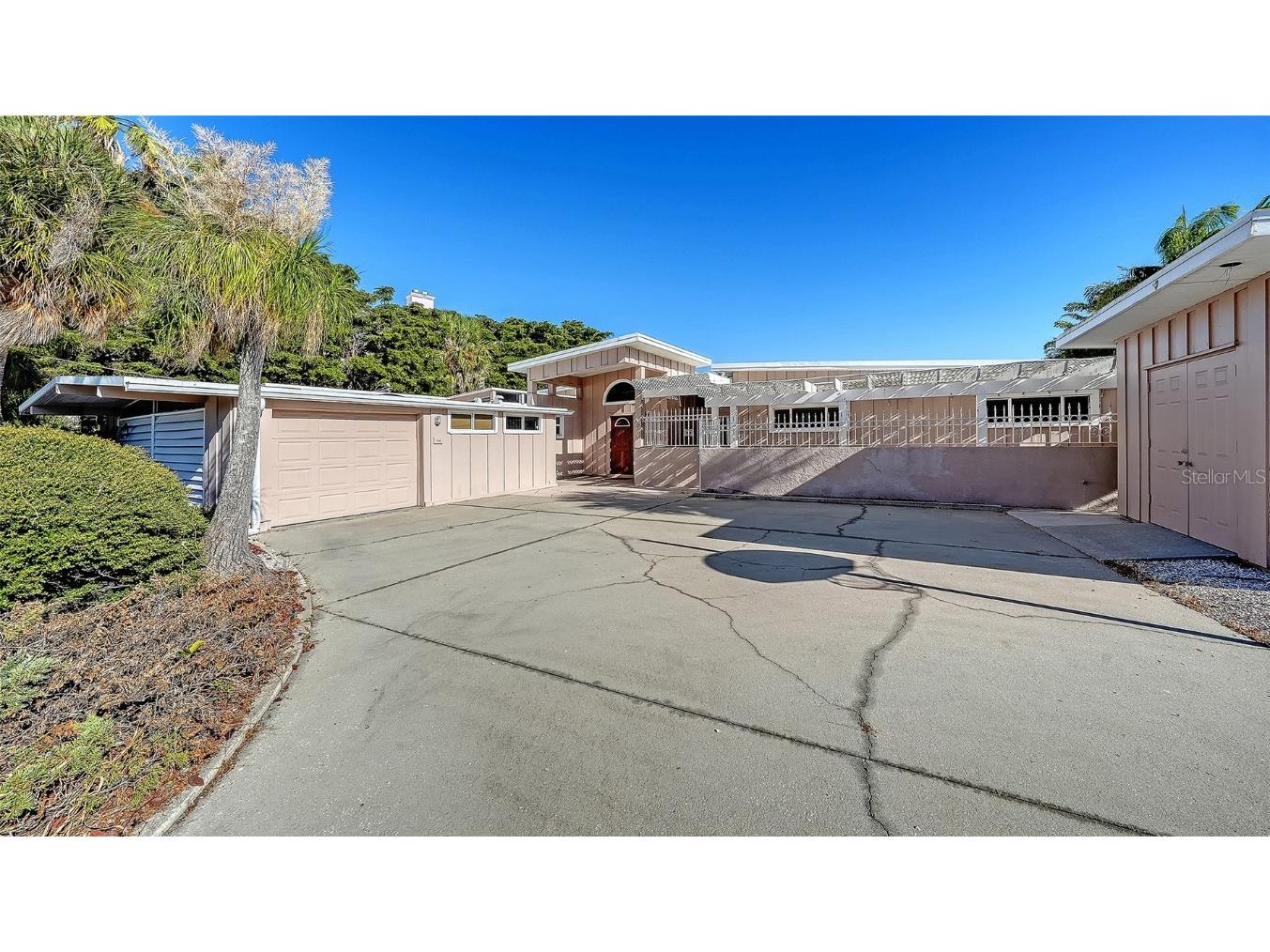 355 S Shore Drive Sarasota FL 34234 A4671767 image3