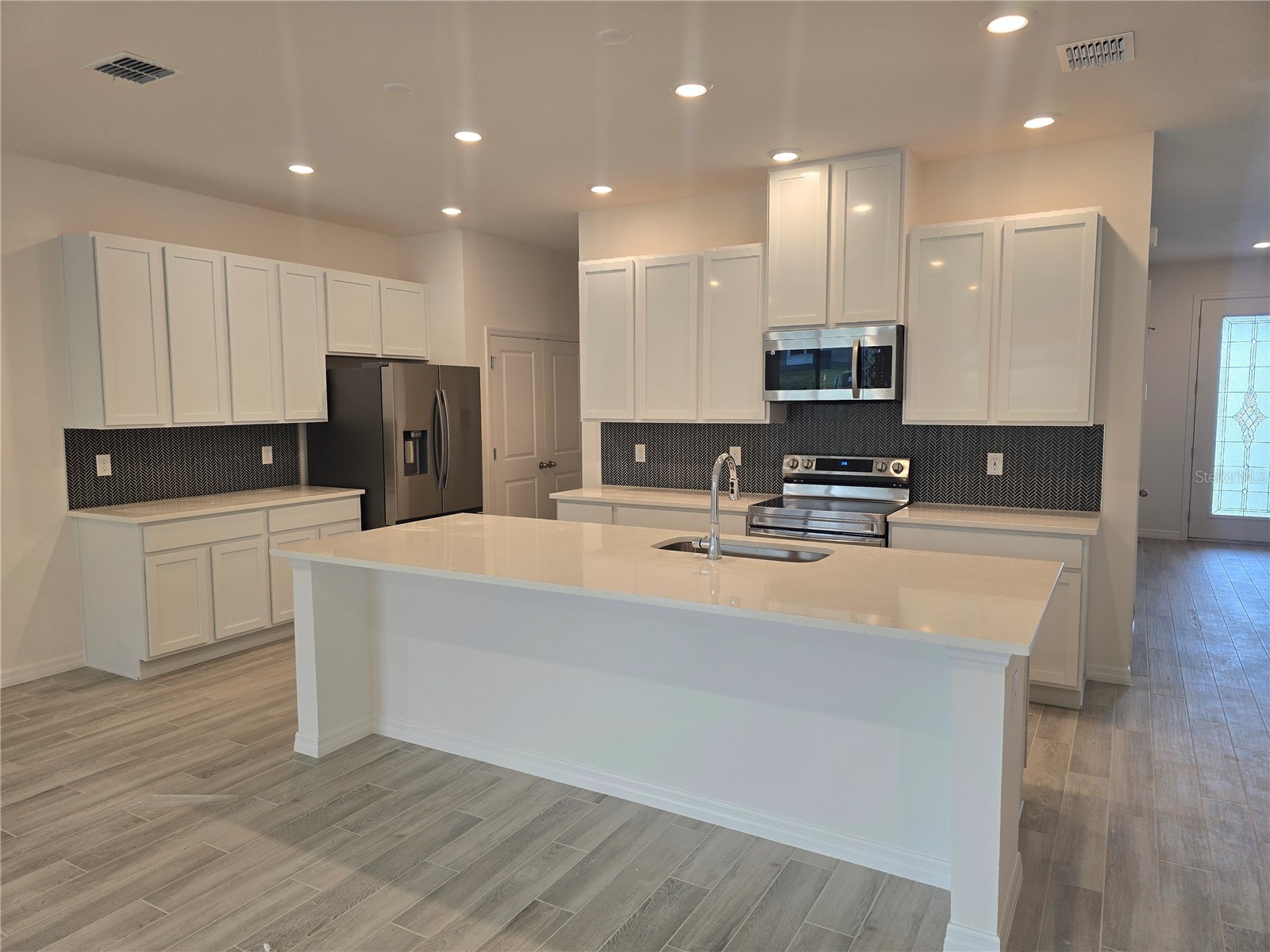 355 S Sunset Avenue Mascotte FL 34753 - Sunset Lake O6288632 image2