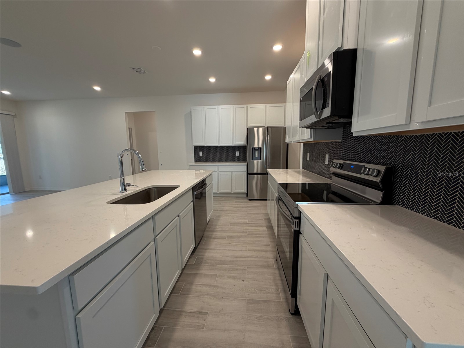 355 S Sunset Avenue Mascotte FL 34753 - Sunset Lake O6288632 image4