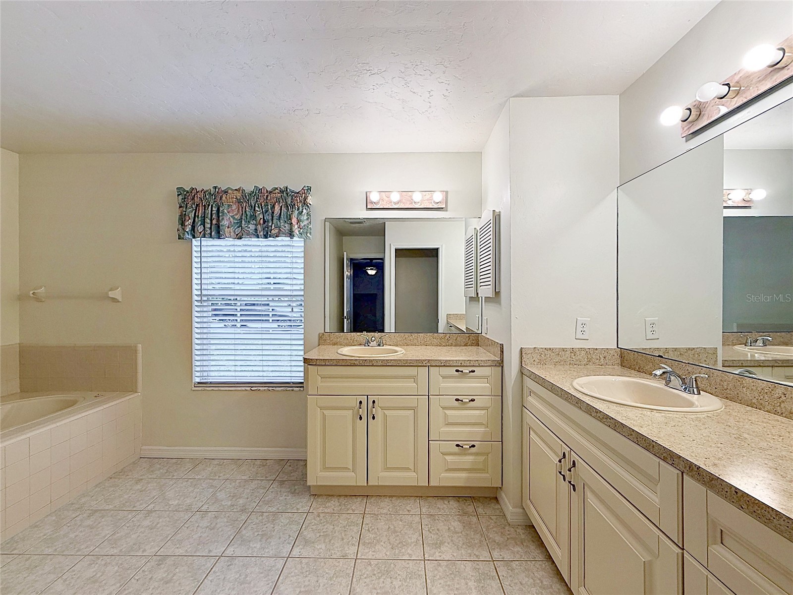 3550 Nw 46th Ter Gainesville FL 32606 W7886076 image11
