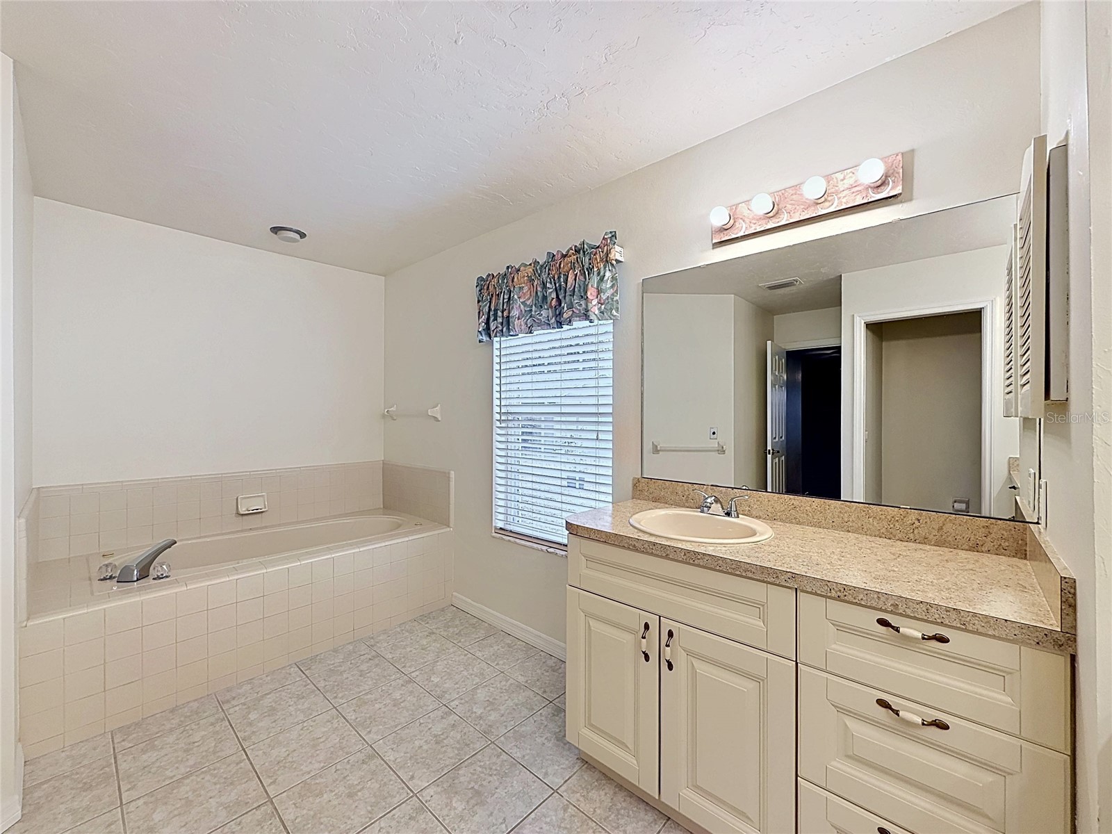3550 Nw 46th Ter Gainesville FL 32606 W7886076 image12