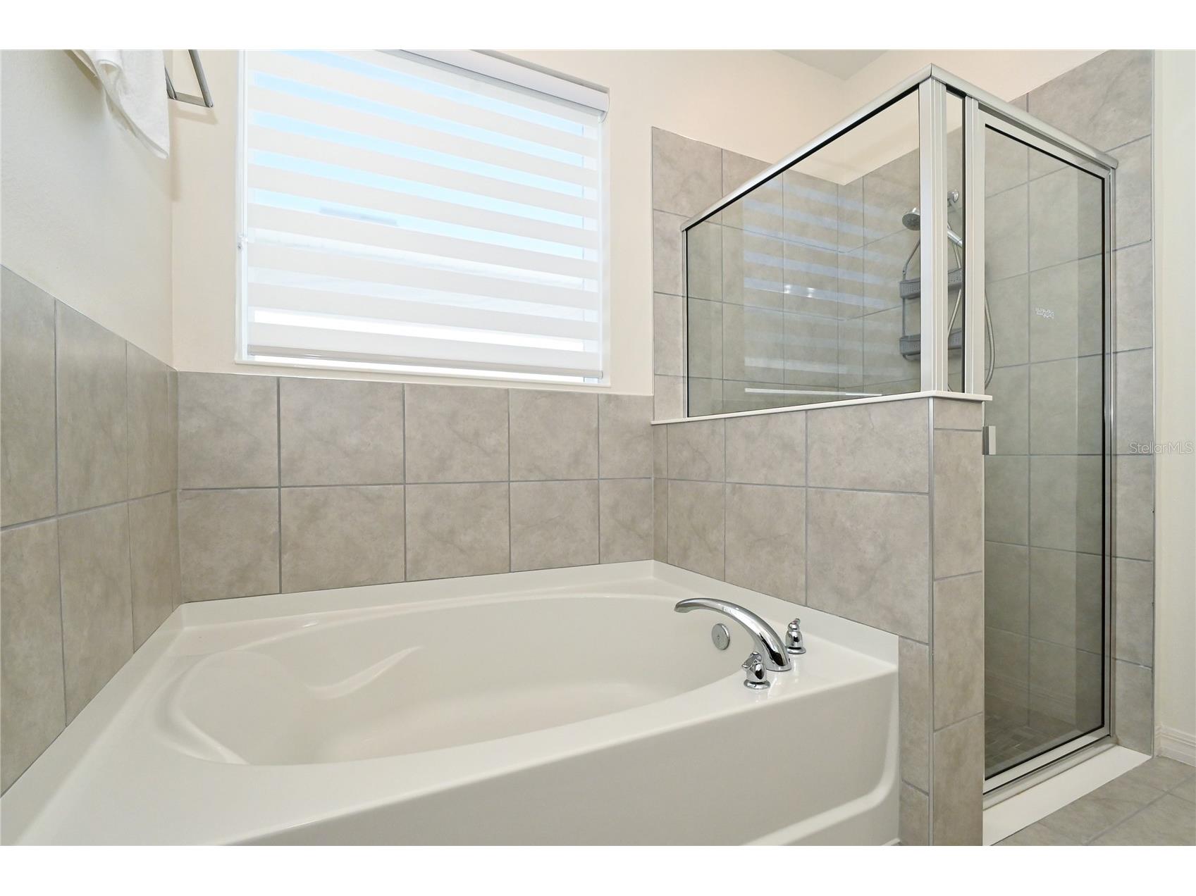 3551 74th Avenue Circle E Sarasota FL 34243 A4690564 image25