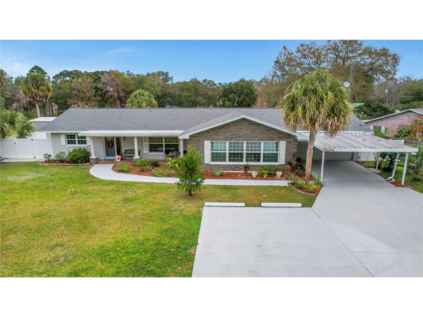 35529 Crescent Drive Fruitland Park FL 34731 - LAKE GRIFFIN G5078184 image1