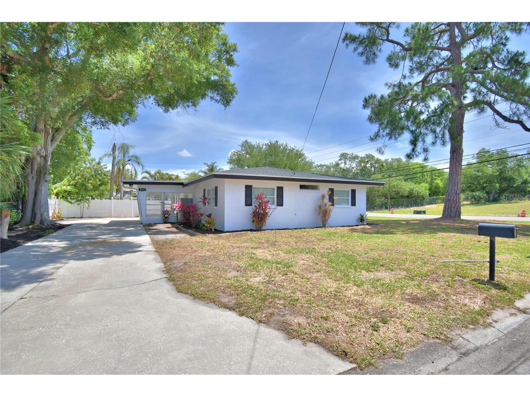 3553 Center Circle Largo FL 33774 A4692993 image2