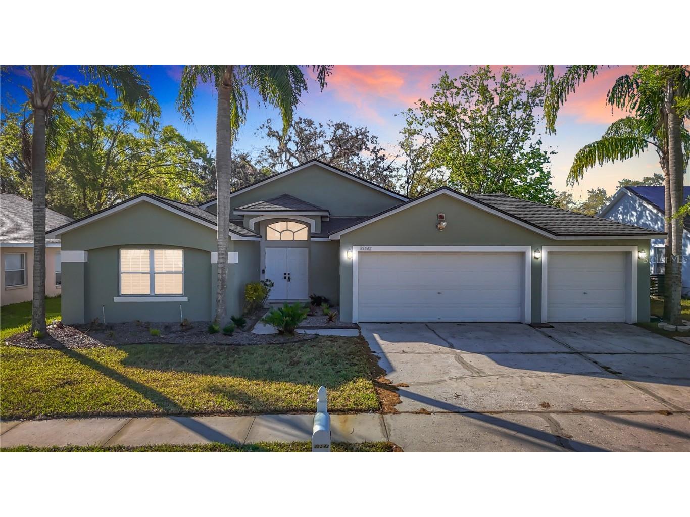 35542 Welby Court Zephyrhills FL 33541 TB8361949 image1