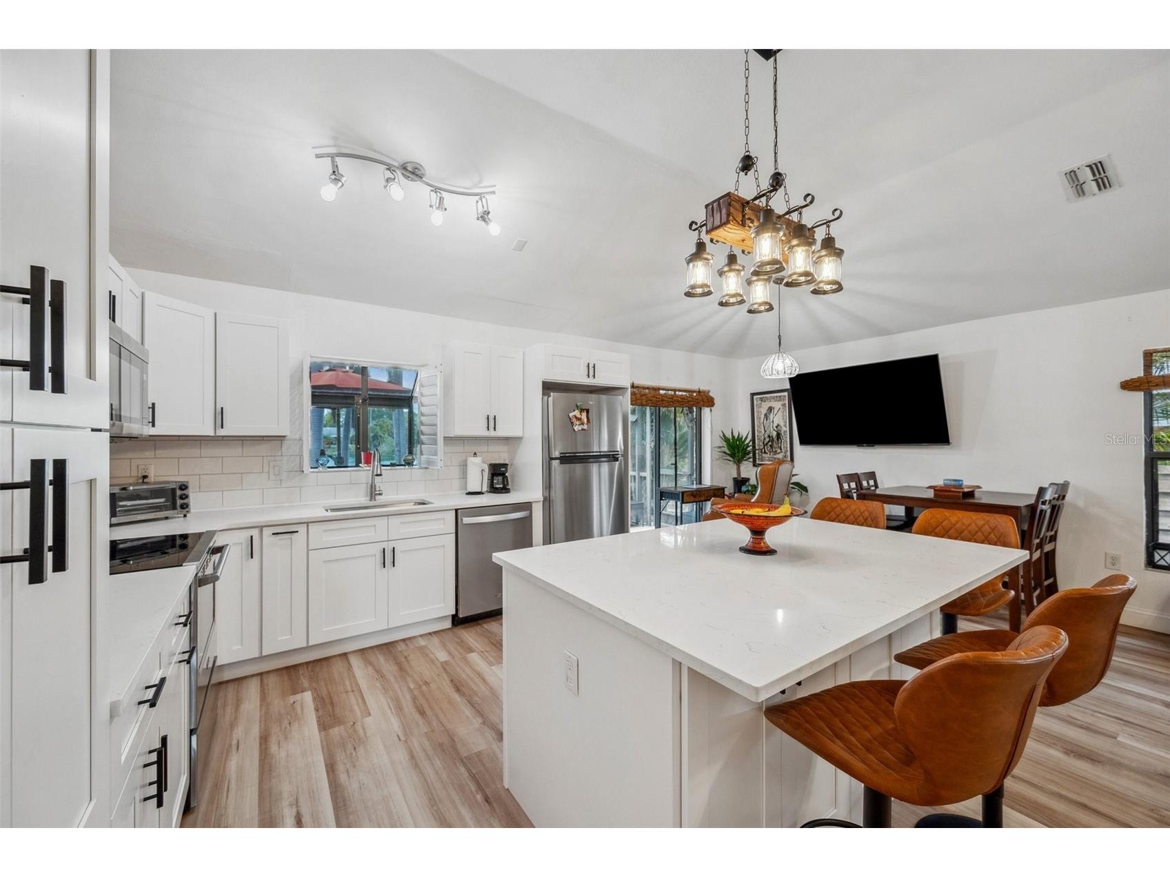 3558 65th Avenue Circle E Sarasota FL 34243 TB8448727 image6