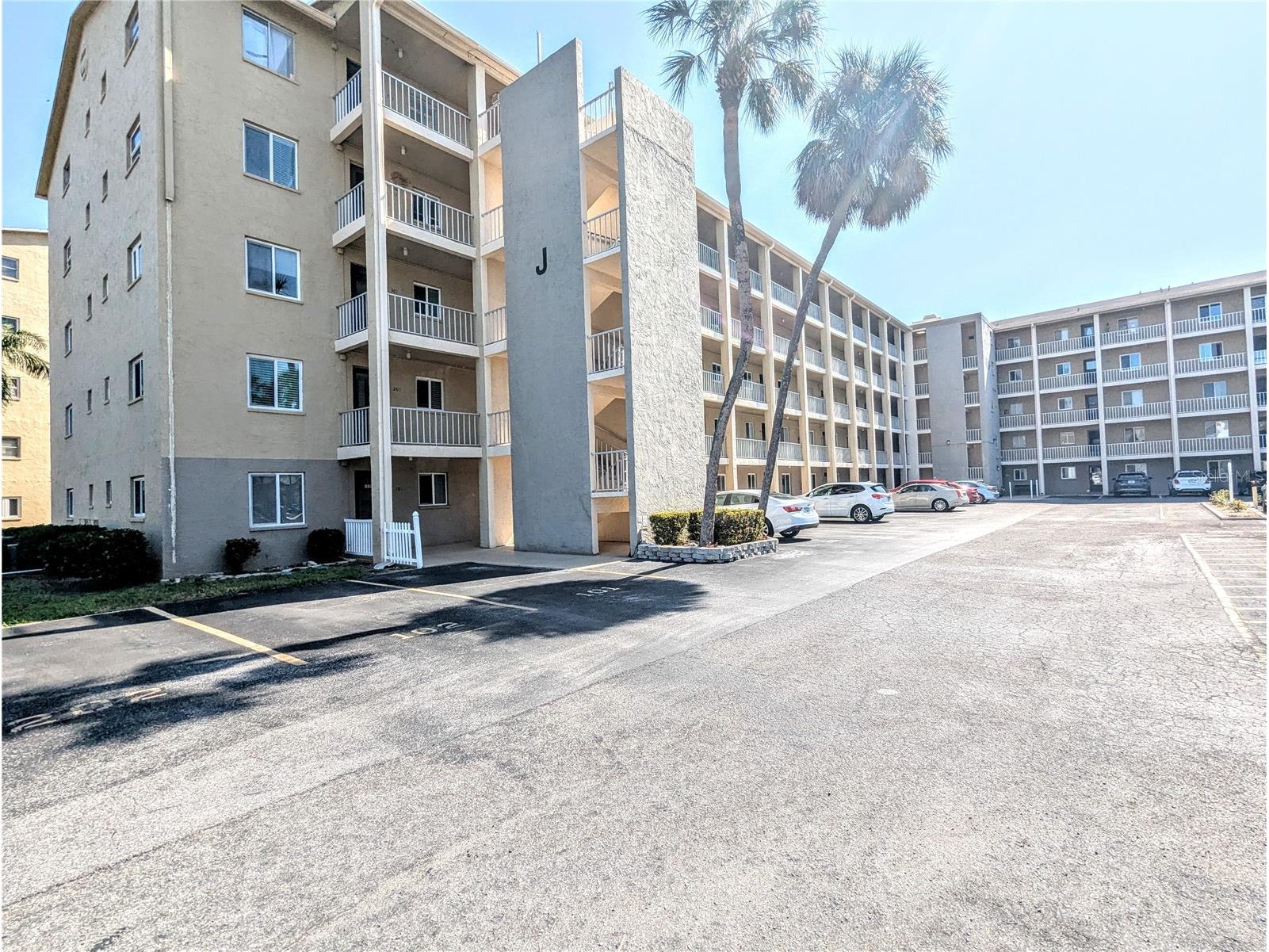 3559 Lake Bayshore Drive #J-204 Bradenton FL 34205 A4671981 image1