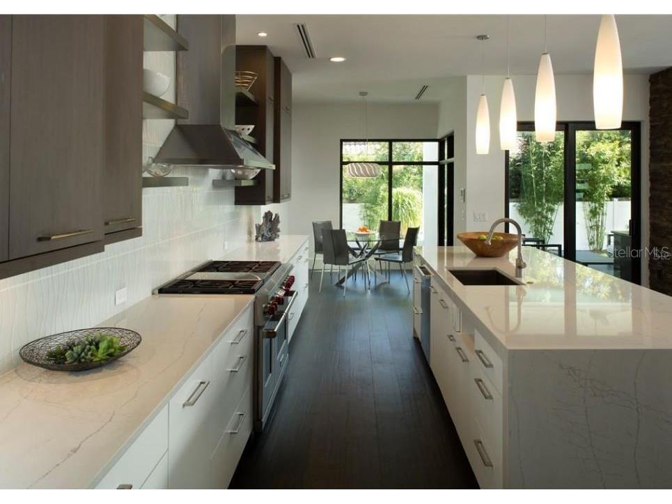 356 Bayview Drive NE Saint Petersburg FL 33704 TB8450369 image11