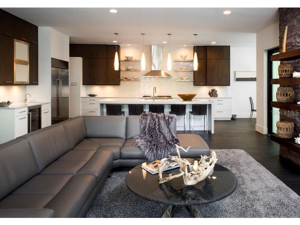 356 Bayview Drive NE Saint Petersburg FL 33704 TB8450369 image18