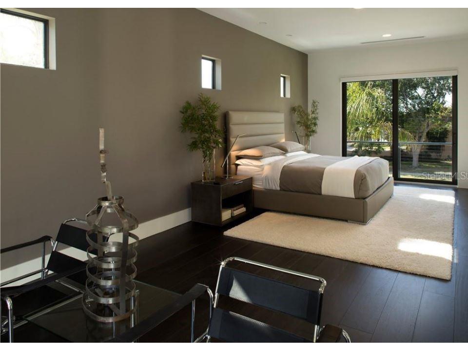 356 Bayview Drive NE Saint Petersburg FL 33704 TB8450369 image19