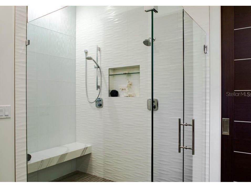 356 Bayview Drive NE Saint Petersburg FL 33704 TB8450369 image21