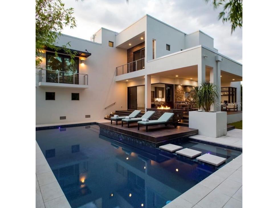 356 Bayview Drive NE Saint Petersburg FL 33704 TB8450369 image4