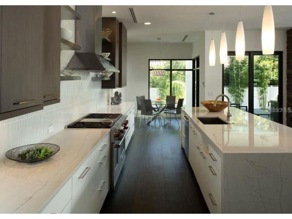 356 Bayview Drive NE Saint Petersburg FL 33704 TB8459257 image14