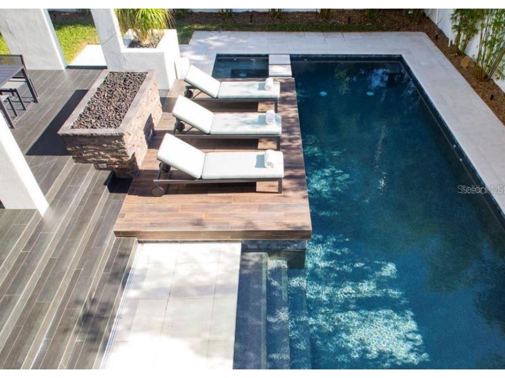 356 Bayview Drive NE Saint Petersburg FL 33704 TB8459257 image6