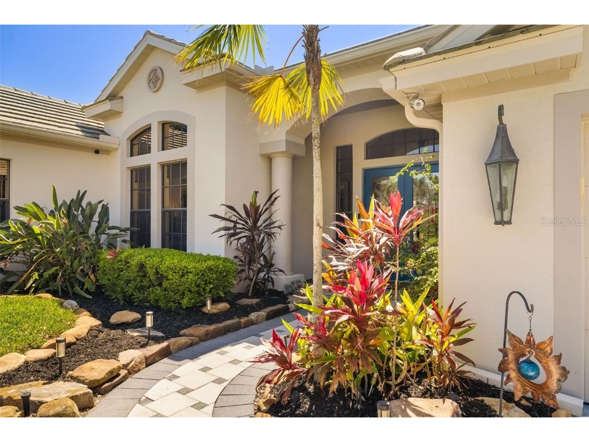 356 Blackbird Court Bradenton FL 34212 A4649757 image1