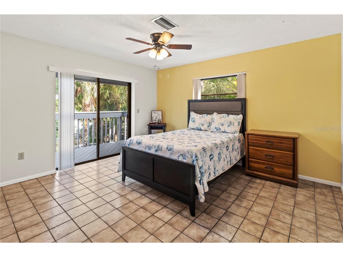 356 Island Circle Sarasota FL 34242 - GRAND CANAL A4673517 image16
