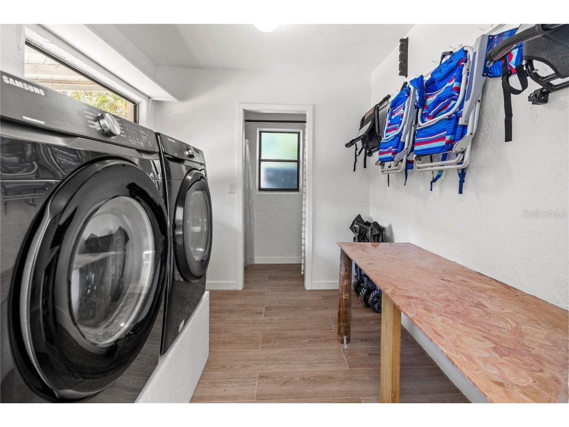 356 Island Circle Sarasota FL 34242 - GRAND CANAL A4673517 image22