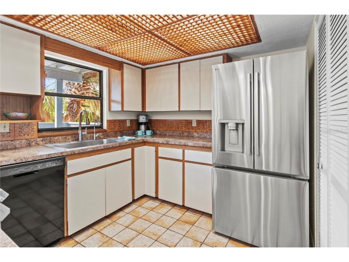 356 Island Circle Sarasota FL 34242 - GRAND CANAL A4673517 image7