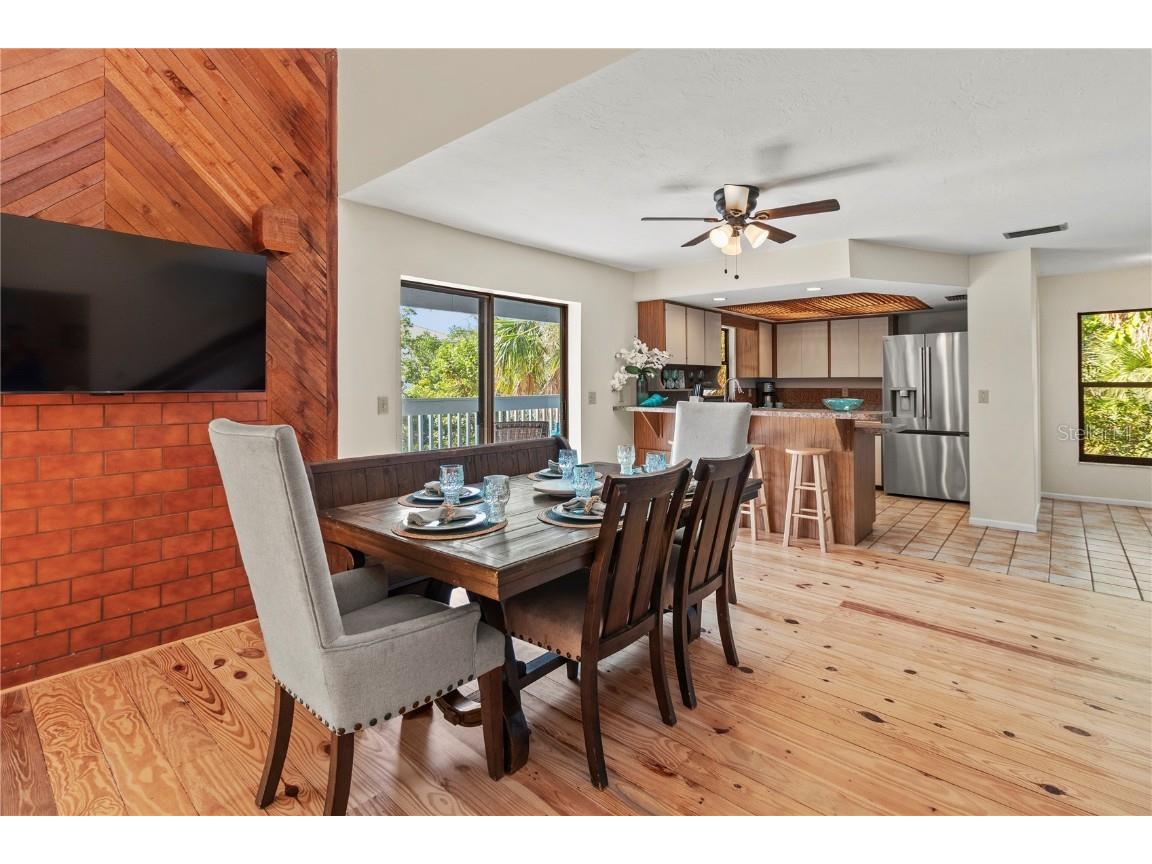 356 Island Circle Sarasota FL 34242 - GRAND CANAL A4673517 image9