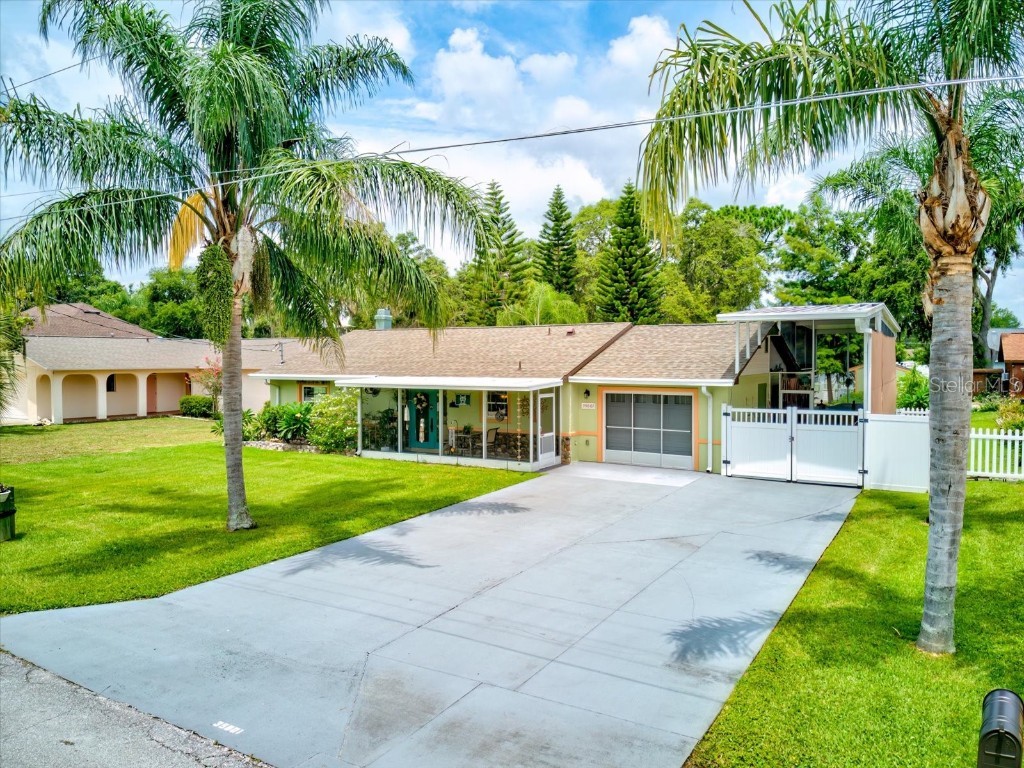 35601 Calla Court Leesburg FL 34788 - LAKE EUSTIS - THE HARRIS CHAIN G5098956 image1