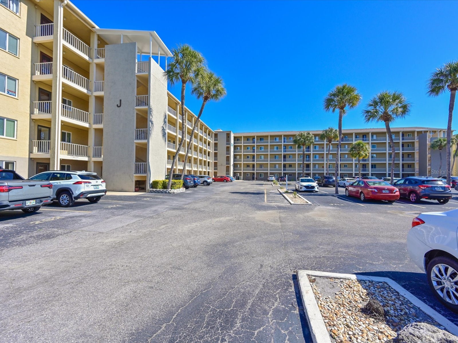 3563 Lake Bayshore Drive #J206 Bradenton FL 34205 A4680964 image1