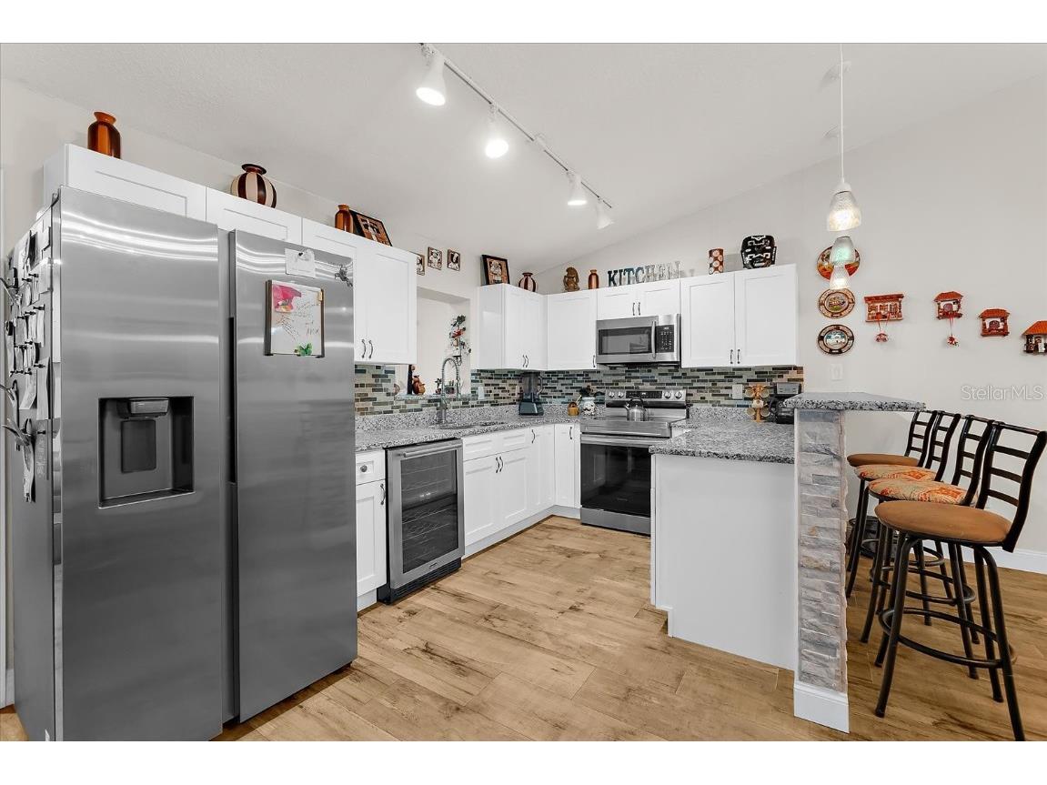 3564 65th Avenue Circle E Sarasota FL 34243 A4659171 image16