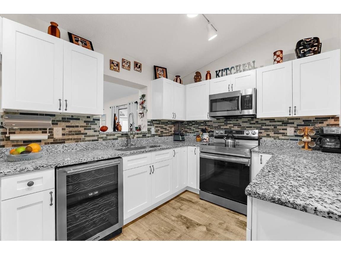 3564 65th Avenue Circle E Sarasota FL 34243 A4659171 image18