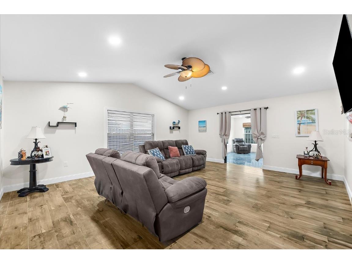 3564 65th Avenue Circle E Sarasota FL 34243 A4659171 image20