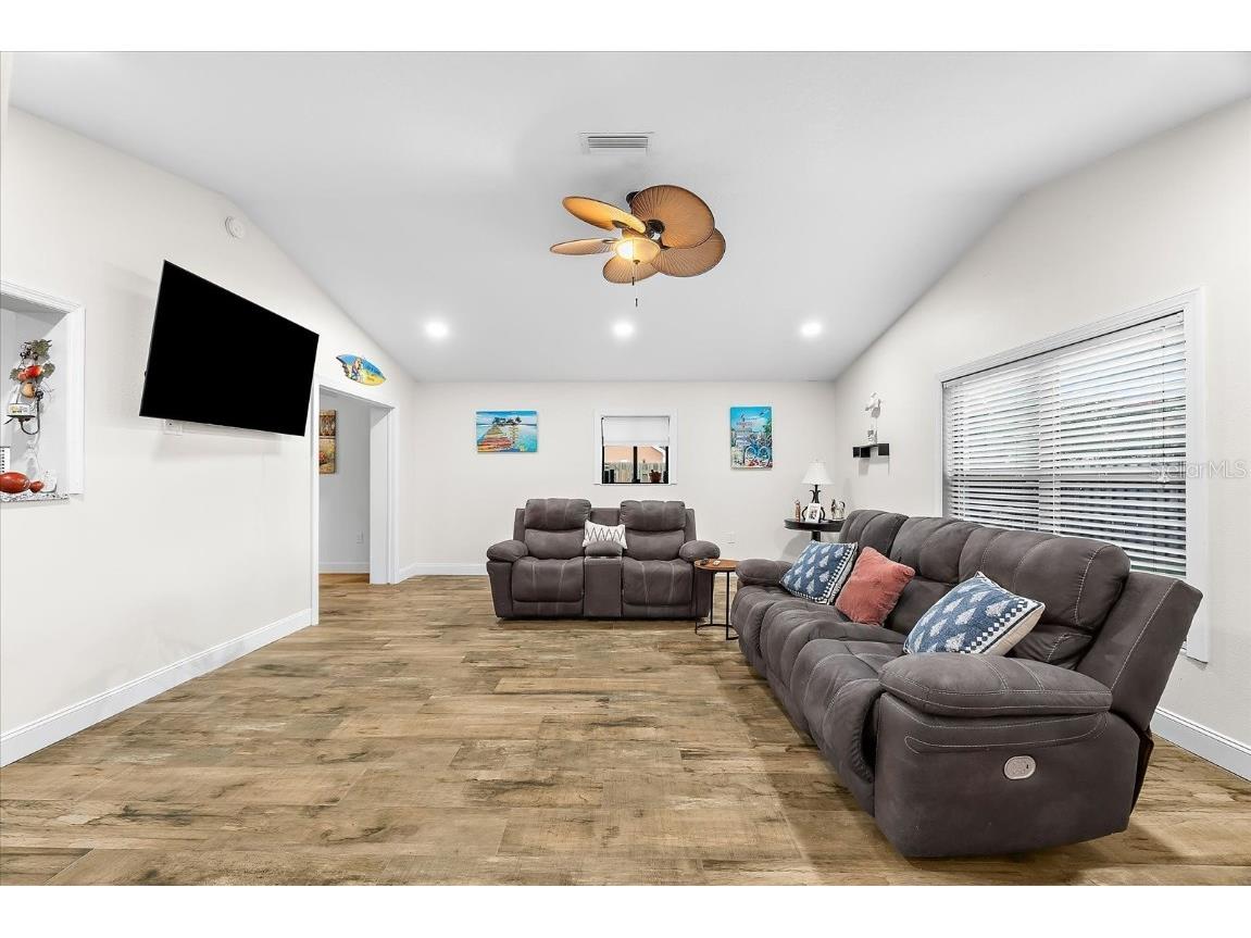 3564 65th Avenue Circle E Sarasota FL 34243 A4659171 image25