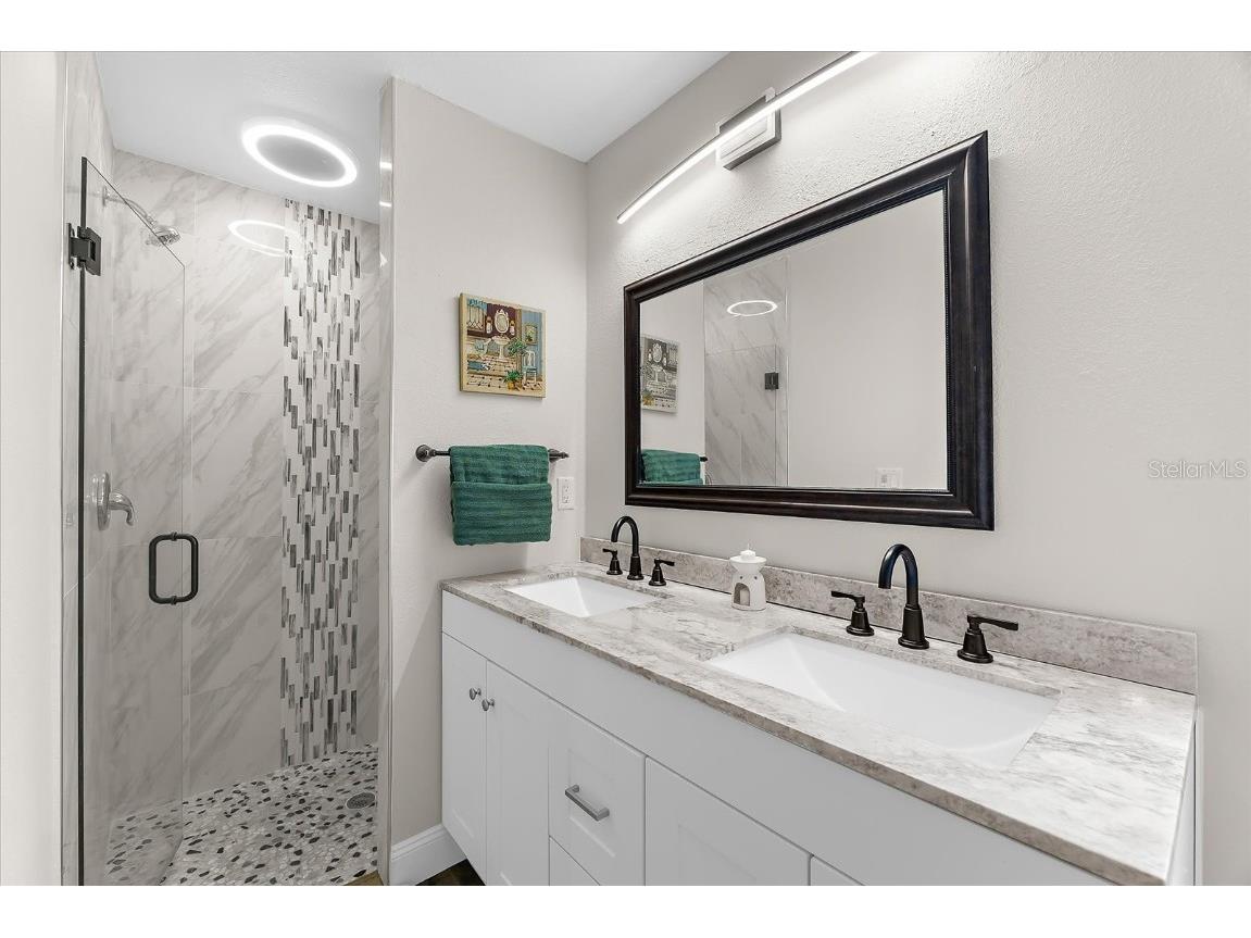 3564 65th Avenue Circle E Sarasota FL 34243 A4659171 image30