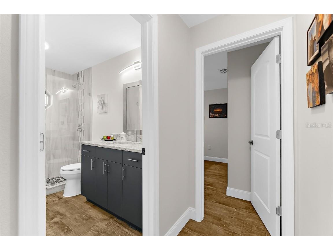 3564 65th Avenue Circle E Sarasota FL 34243 A4659171 image4