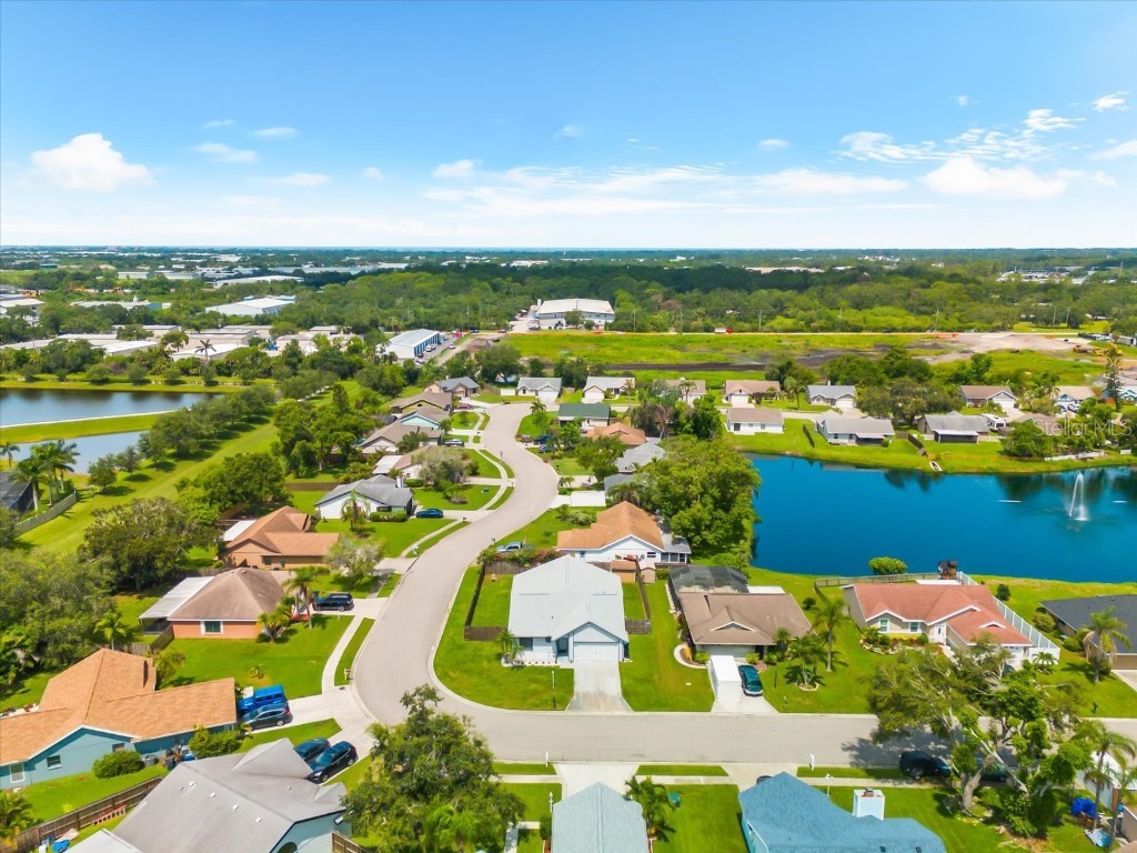 3564 65th Avenue Circle E Sarasota FL 34243 A4659171 image48