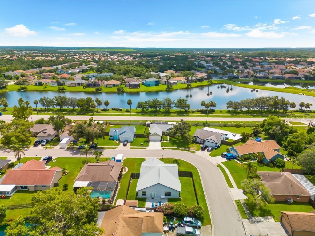 3564 65th Avenue Circle E Sarasota FL 34243 A4659171 image52