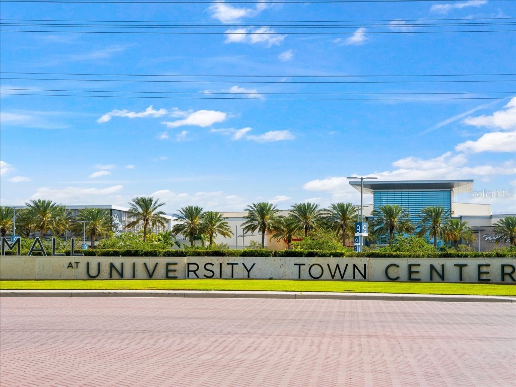 3564 65th Avenue Circle E Sarasota FL 34243 A4659171 image96