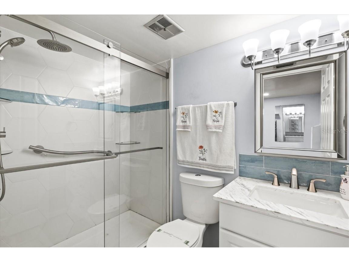 3564 Lake Bayshore Drive #203 Bradenton FL 34205 A4673772 image23