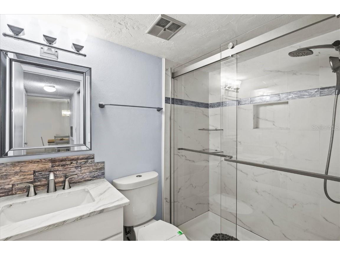 3564 Lake Bayshore Drive #203 Bradenton FL 34205 A4673772 image26