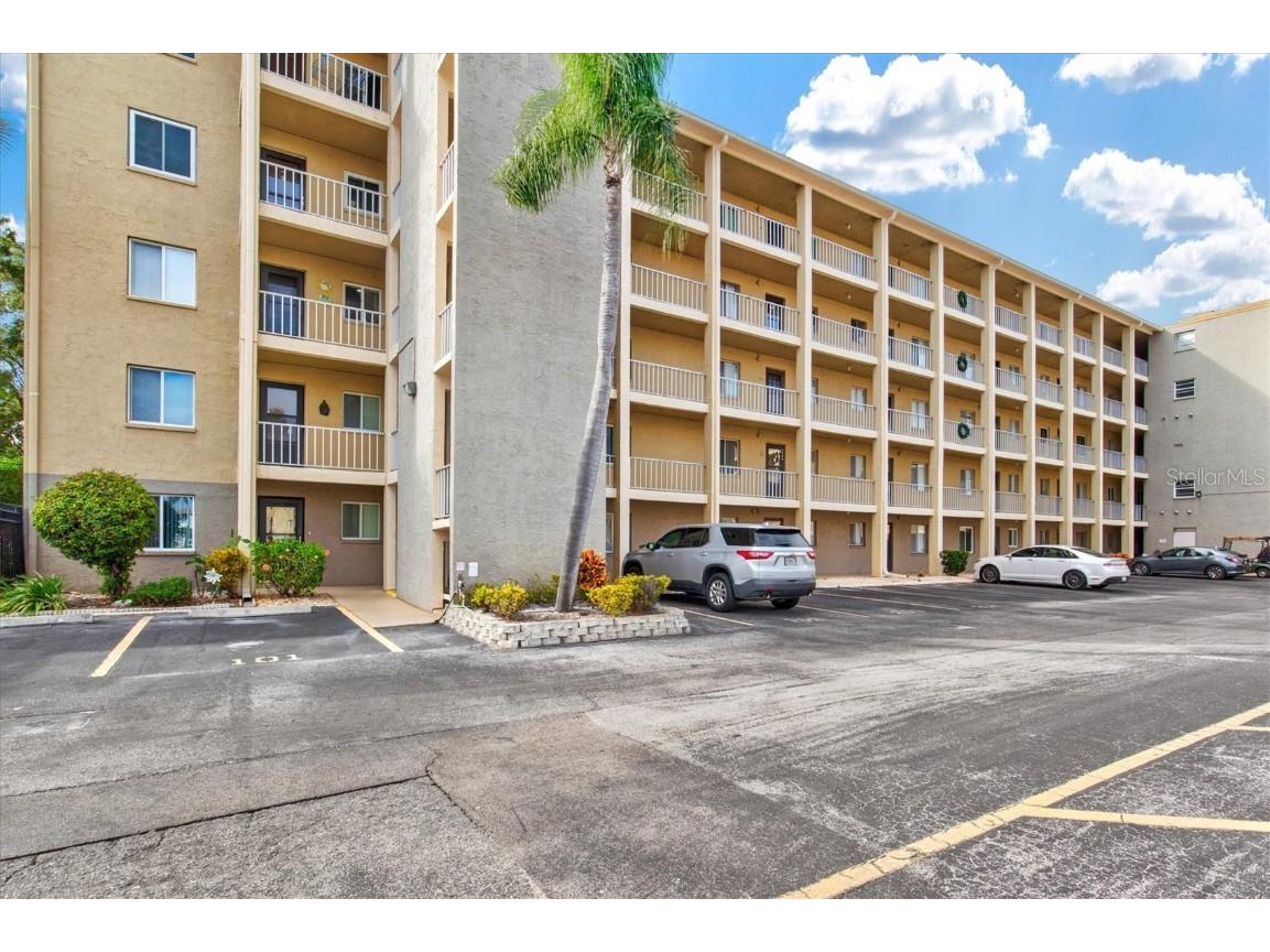 3564 Lake Bayshore Drive #203 Bradenton FL 34205 A4673772 image33